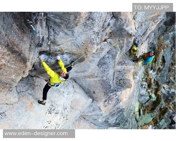 深圳攀岩队的灵活性揭秘:挑战极限与团队精神的完美结合 深圳攀岩队的灵活性揭秘:挑战极限与团队精神的完美结合