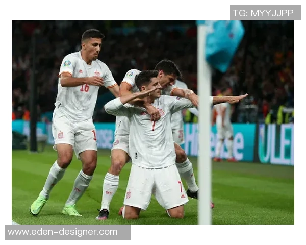 克鲁塞罗与拉队激战即将上演球迷期待精彩对决与精彩进球